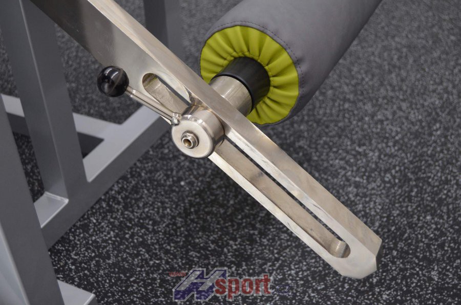 Posilovací stroj - zakopávání v leže Deluxe