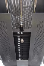 Posilovací stroj - zakopávání v leže Deluxe