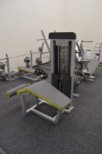 Posilovací stroj - zakopávání v leže Deluxe