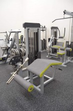 Posilovací stroj - zakopávání v leže Deluxe